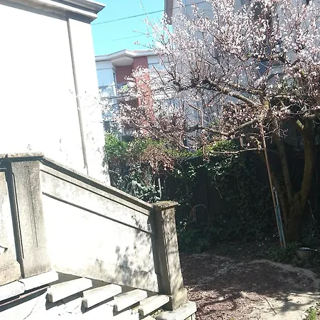 Villino Delle Rose 아파트 *